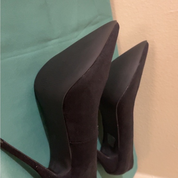 High black heels - Picture 4 of 7